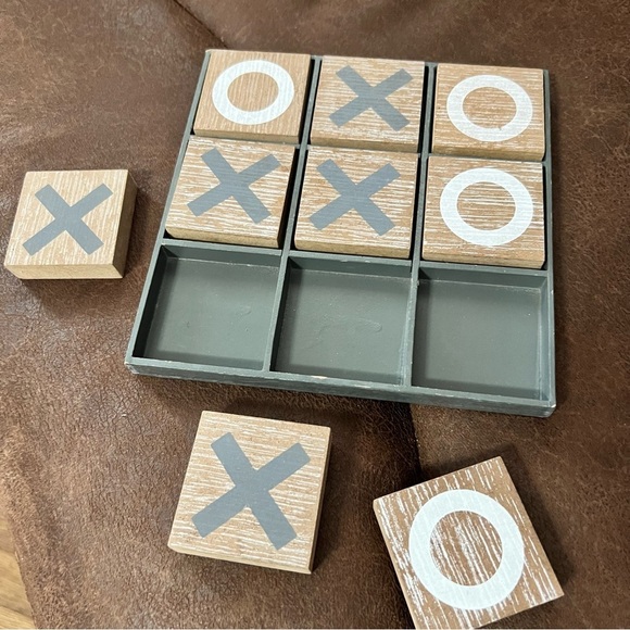 Tic tac toe wooden game - Picture 2 of 4